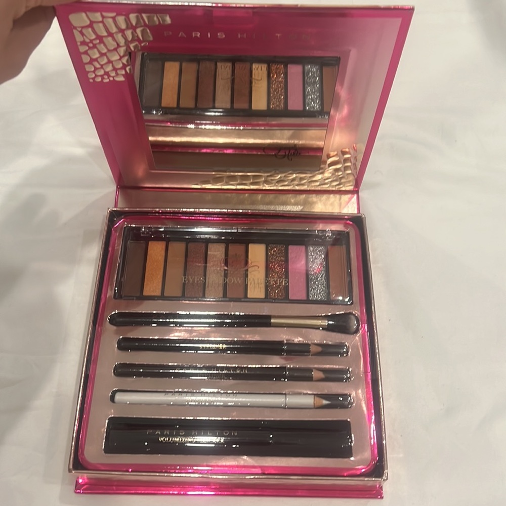 Paris Hilton Eyeshadow Palette